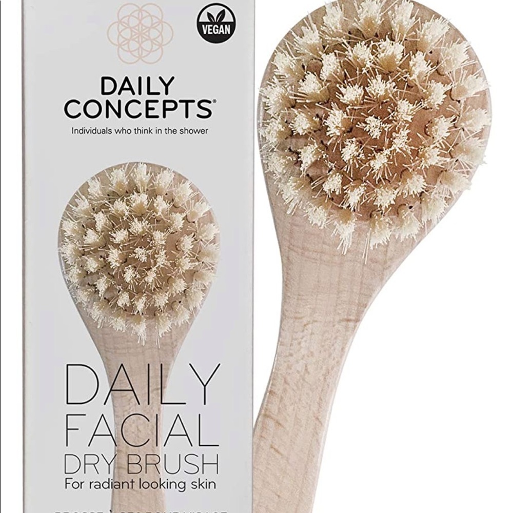 NWT DAILY CONCEPTS Daily Facial Dry Brush